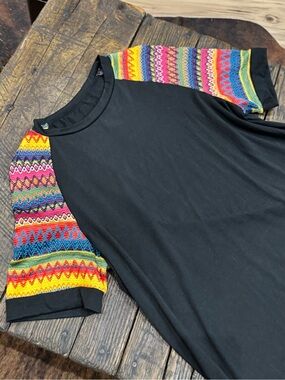 Black Top Colorful Multicolor Patterned Sleeves Womens Size Large Shirt